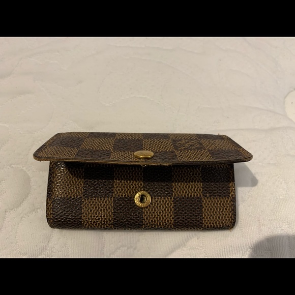 Authentic Louis Vuitton 4 Key Holder - Picture 7 of 8